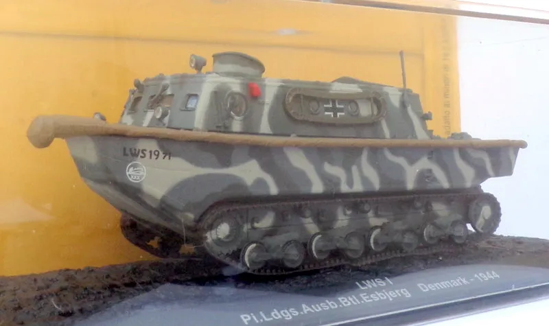Altaya 1/72 Scale A2520H - LWS Tracked Amphibious Aractor - Denmark 1944
